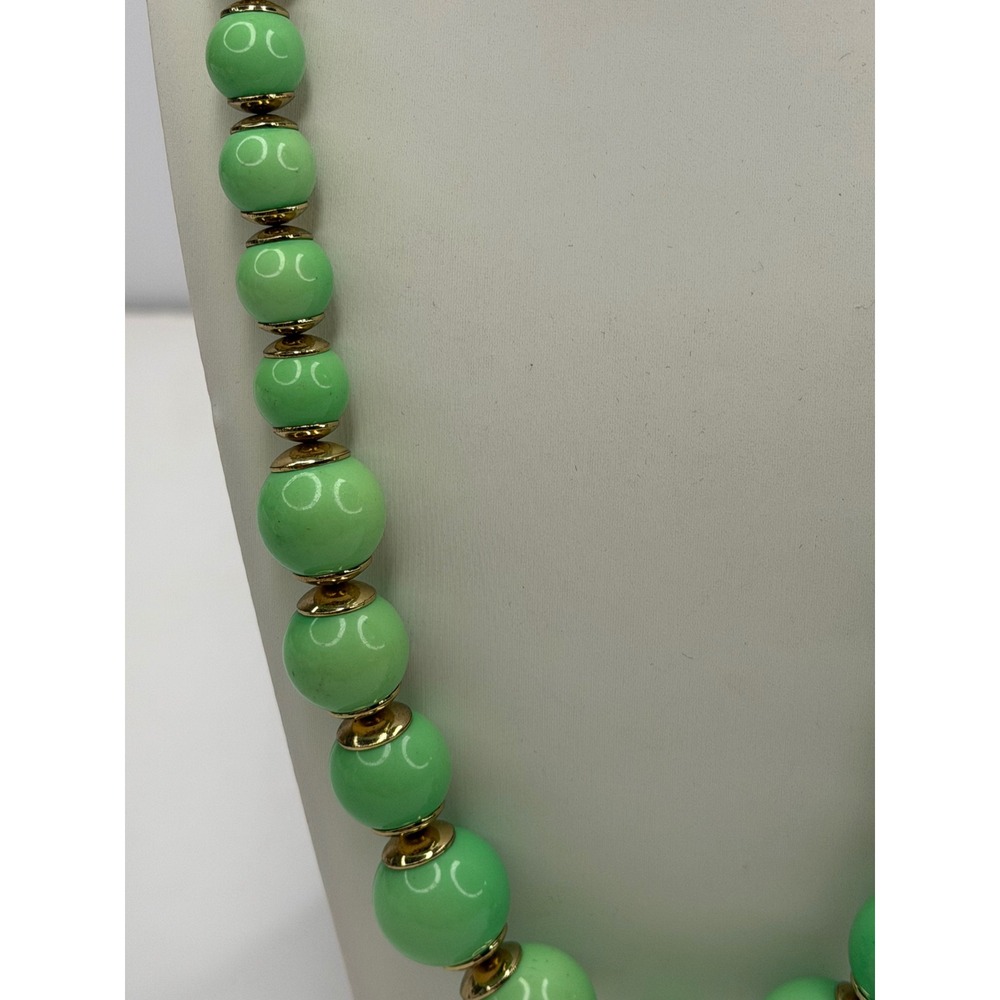 Banana Republic Green Graduated Bead Necklace Gold Tone Spacers Coquette Boho - Picture 2 of 6